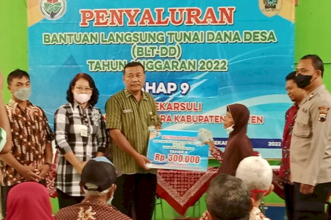 PENYALURAN BANTUAN LANGSUNG TUNAI DANA DESA DI DESA SEKARSULI, KLATEN UTARA, KLATEN