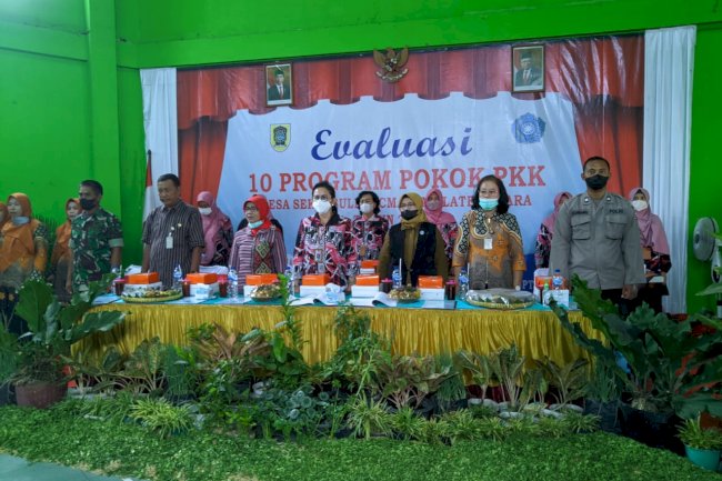 EVALUASI 10 PROGRAM POKOK PKK DI DESA SEKARSULI DAN DESA BARENGLOR