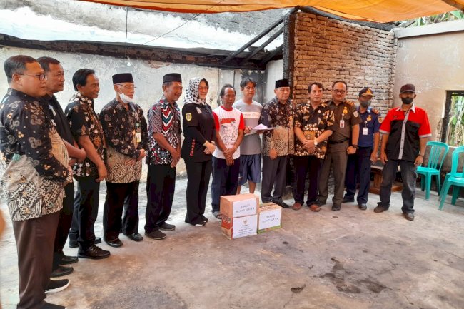 SAMBANG WARGA KORBAN KEBAKARAN DI DESA JEBUGAN