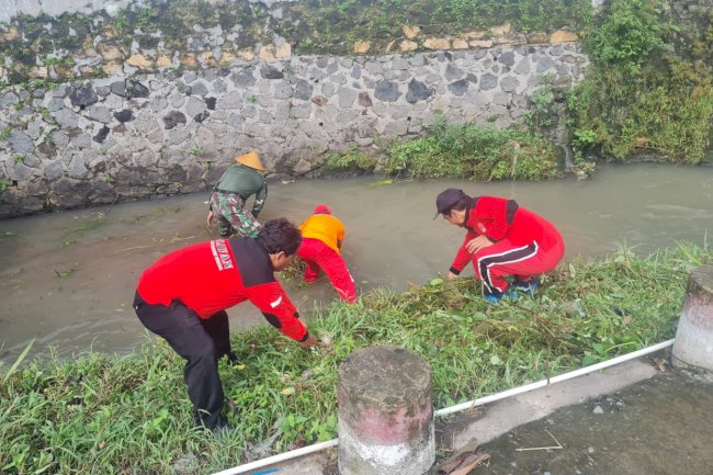 BERSIH SUNGAI KALI LUNYU