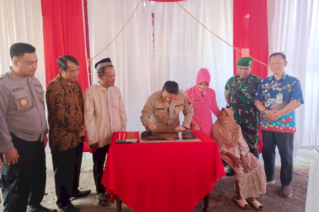 PERESMIAN BANSOS RUMAH OLEH KAPOLRES KLATEN