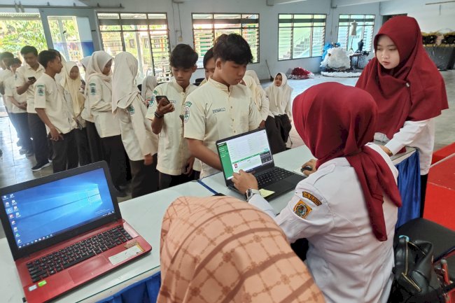 JEMPUT BOLA AKTIVASI IKD KE SMA MUHAMMADIYAH 1 KLATEN UTARA