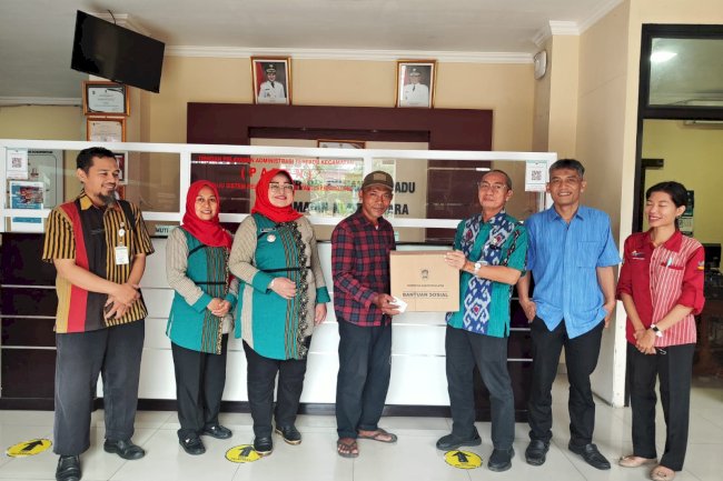PENYALURAN BANSOS EKS SRITEX JELANG LEBARAN