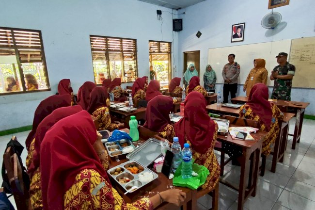MAKAN BERGIZI GRATIS MUSPIKA KLATEN UTARA PASTIKAN DISTRIBUSI TEPAT SASARAN