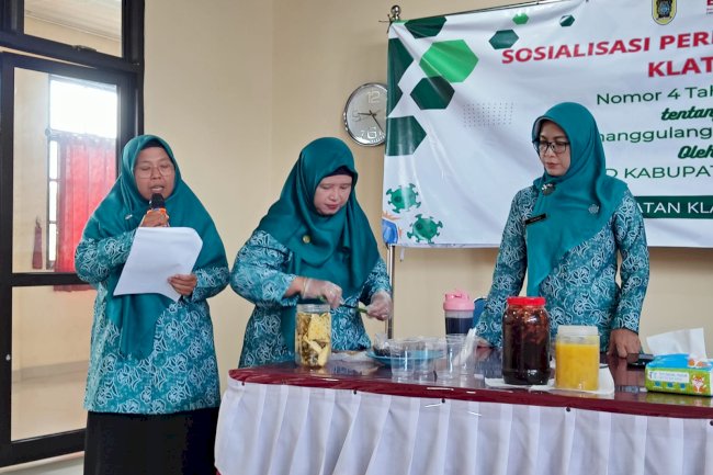 PKK KLATEN UTARA BELAJAR BUAT MINUMAN FERMENTASI "TEPACHE" DAN BAHAS RPPA DALAM RAPAT RUTIN