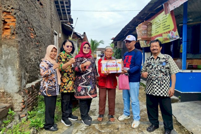 GELIJUM KECAMATAN KLATEN UTARA SALURKAN BANTUAN KEPADA WARGA DESA SEKARSULI