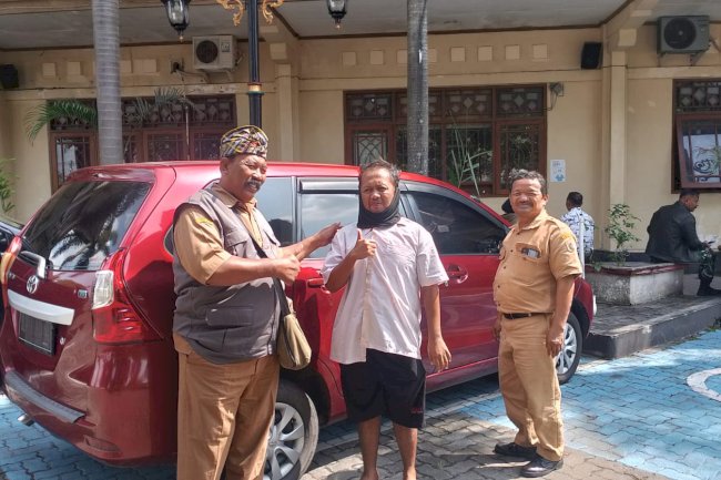 JEMPUT BOLA ADMINDUK BAGI WARGA DISABILITAS MENTAL DI DESA BELANGWETAN