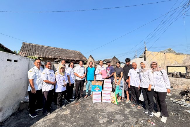 RINGANKAN BEBAN WARGA TERDAMPAK KEBAKARAN, KECAMATAN KLATEN UTARA BERIKAN TALI ASIH