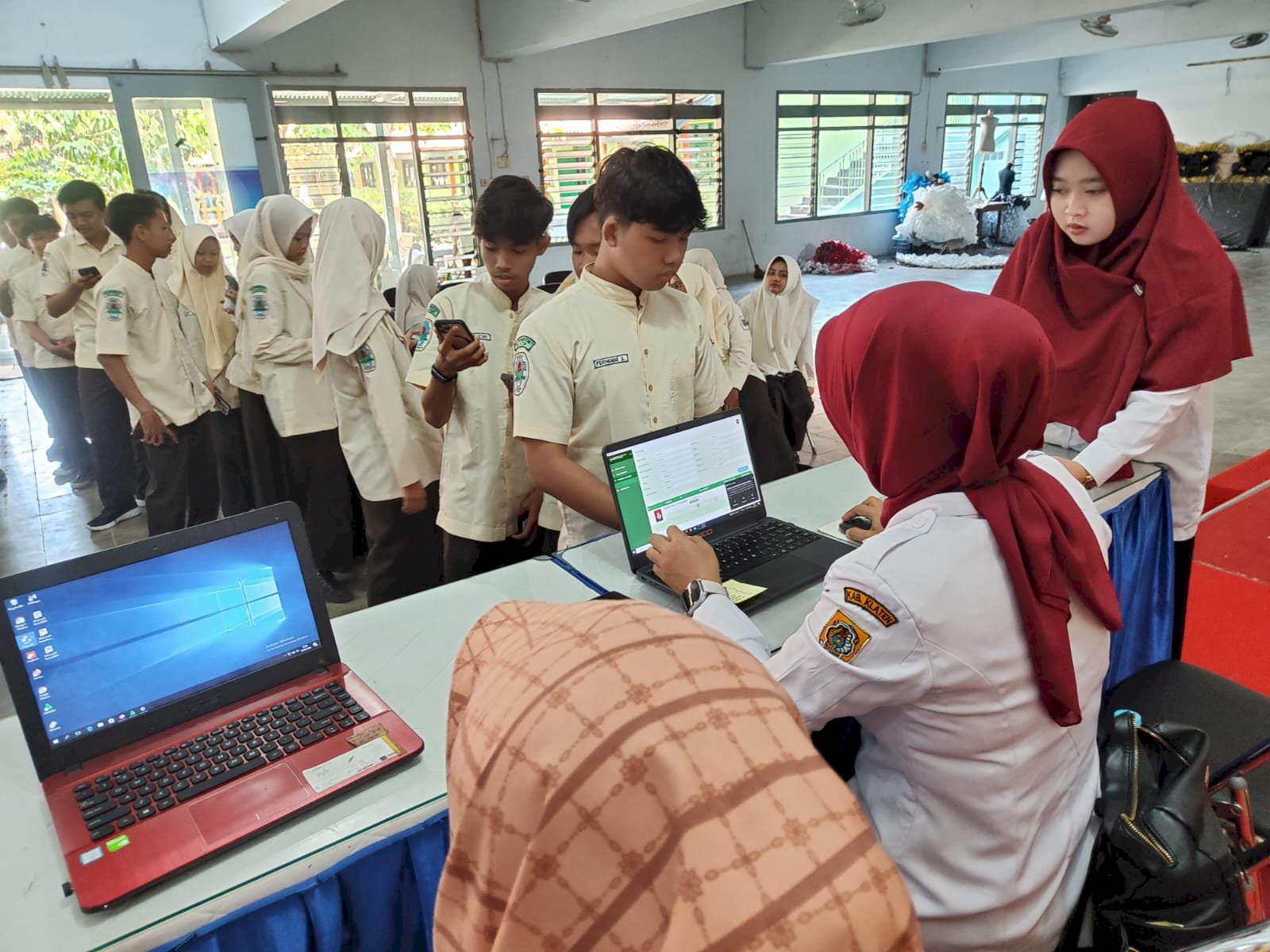 JEMPUT BOLA AKTIVASI IKD KE SMA MUHAMMADIYAH 1 KLATEN UTARA