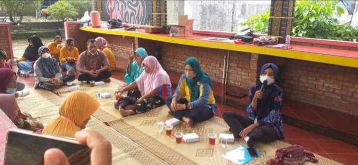 PELATIHAN PEMBUATAN TELUR ASIN & SENAM GEMBIRA BAGI ODGJ DESA JEBUGAN