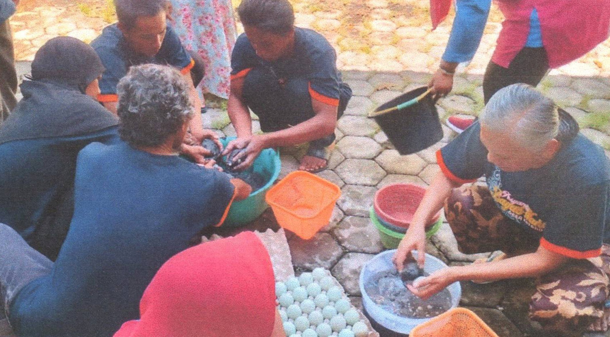 PELATIHAN PEMBUATAN TELUR ASIN BAGI ODGJ DESA KETANDAN 