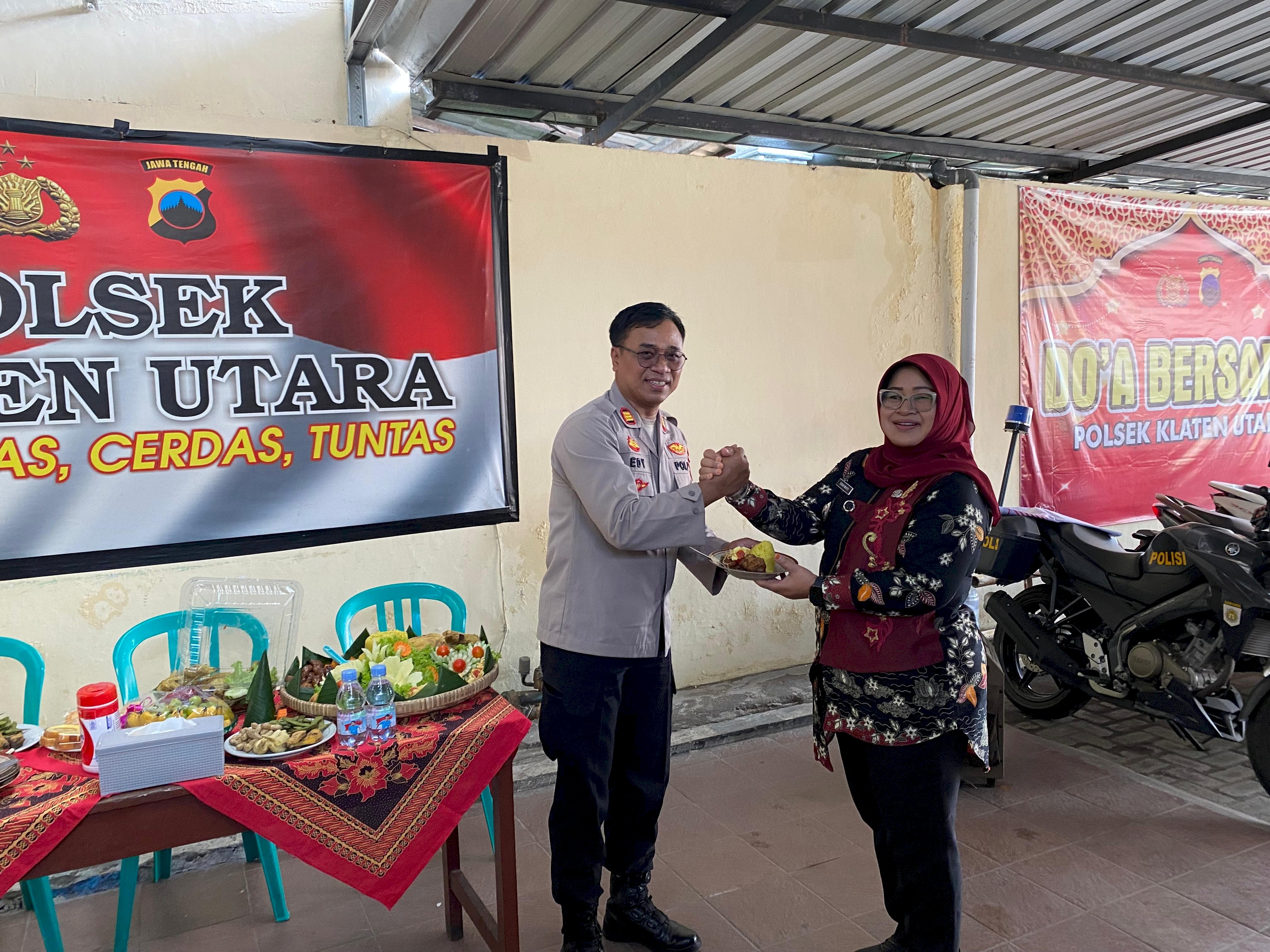 PERINGATI HUT BHAYANGKARA KE-79 FORKOPIMCAM KLATEN UTARA PERERAT SILATURAHMI DI POLSEK