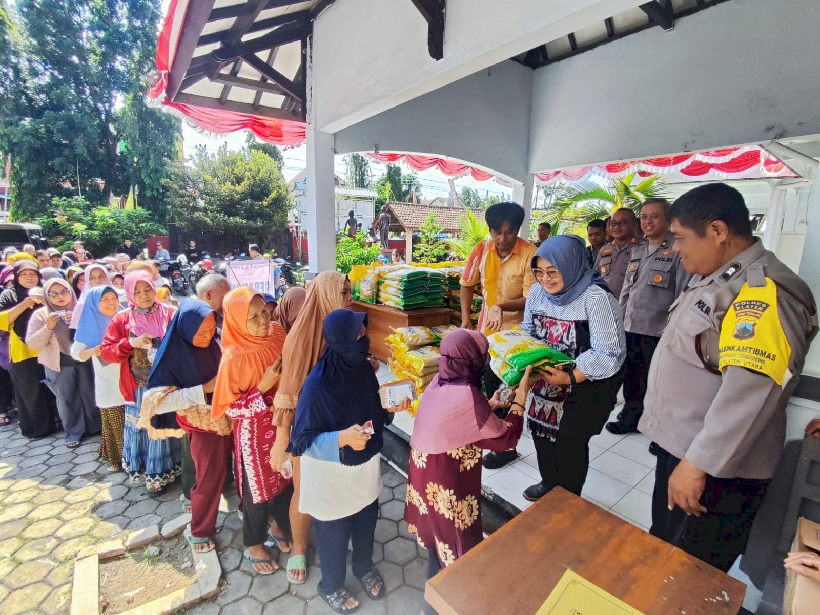 BERAS MURAH UNTUK RAKYAT : KLATEN UTARA AMBIL BAGIAN DALAM AKSI POLRI