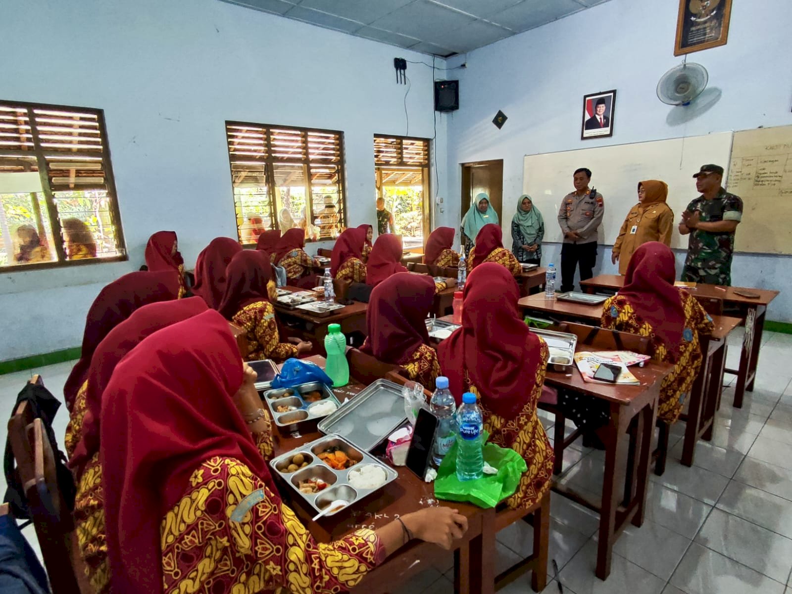 MAKAN BERGIZI GRATIS MUSPIKA KLATEN UTARA PASTIKAN DISTRIBUSI TEPAT SASARAN
