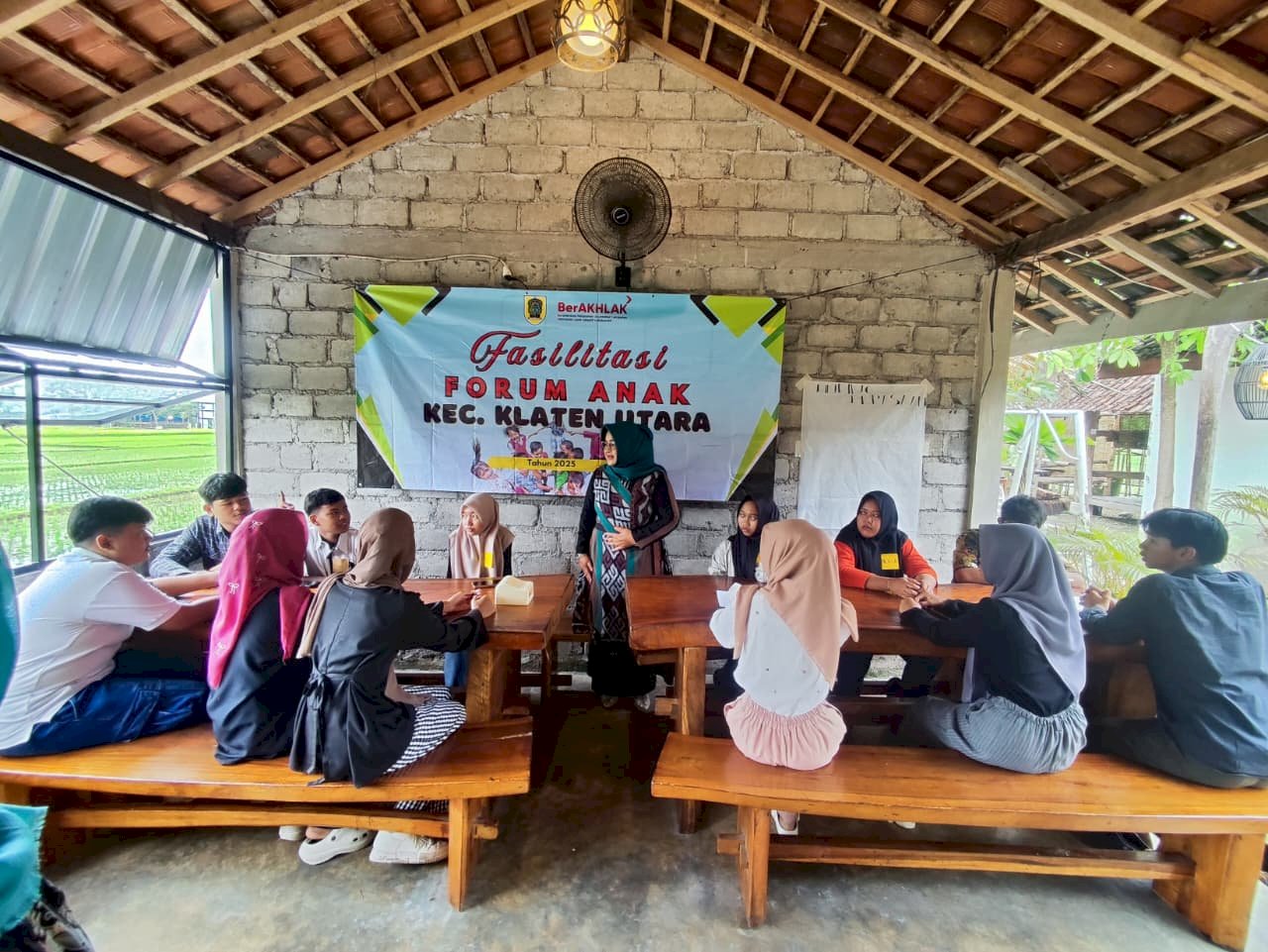 CIPTAKAN GENERASI PELOPOR, FORUM ANAK KLATEN UTARA GELAR FASILITASI SERU DI KOPI STORY