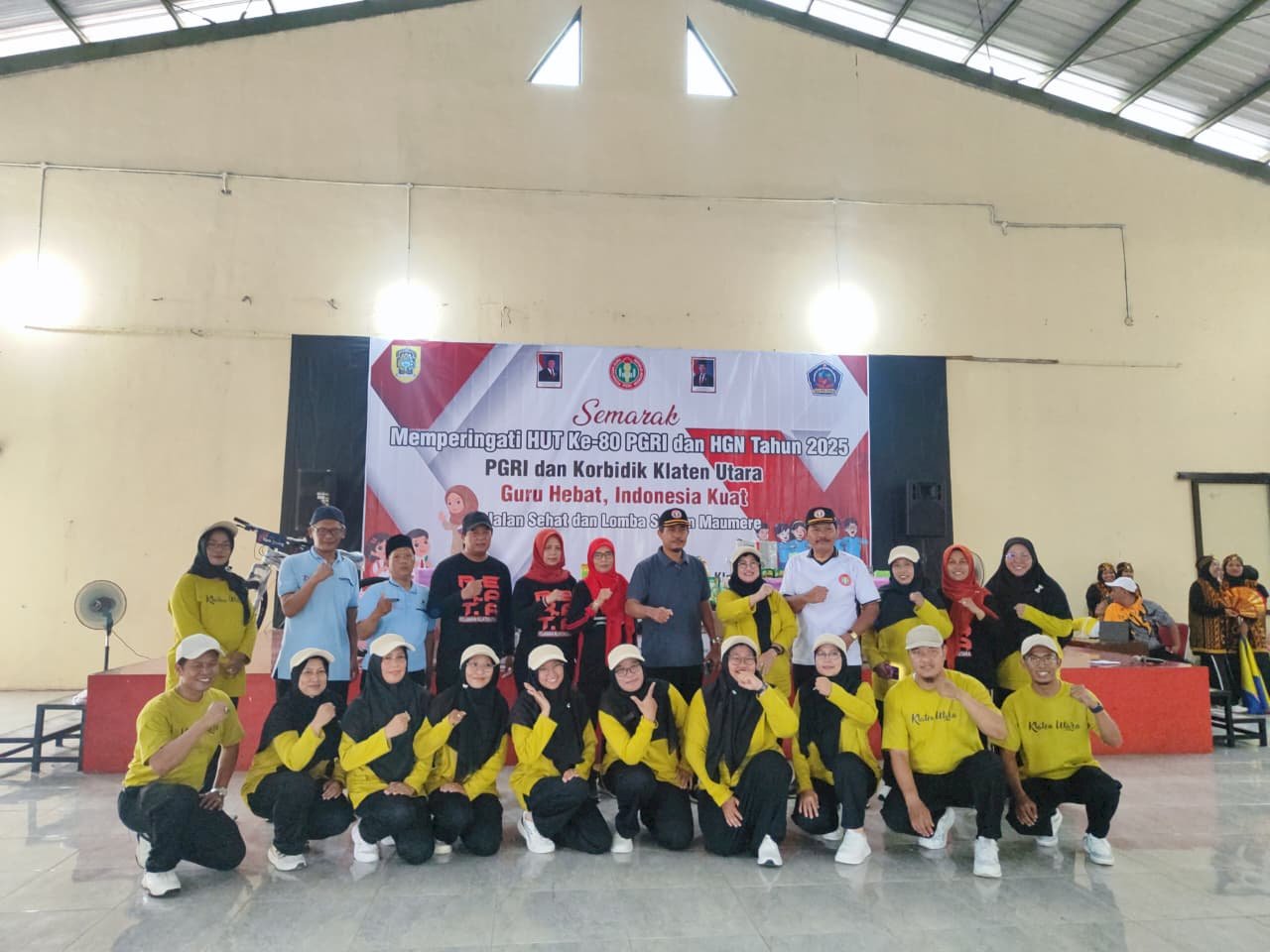 SEMARAK HARI GURU NASIONAL 2025: JALAN SEHAT DAN LOMBA SENAM BERSAMA MUSPIKA KLATEN UTARA