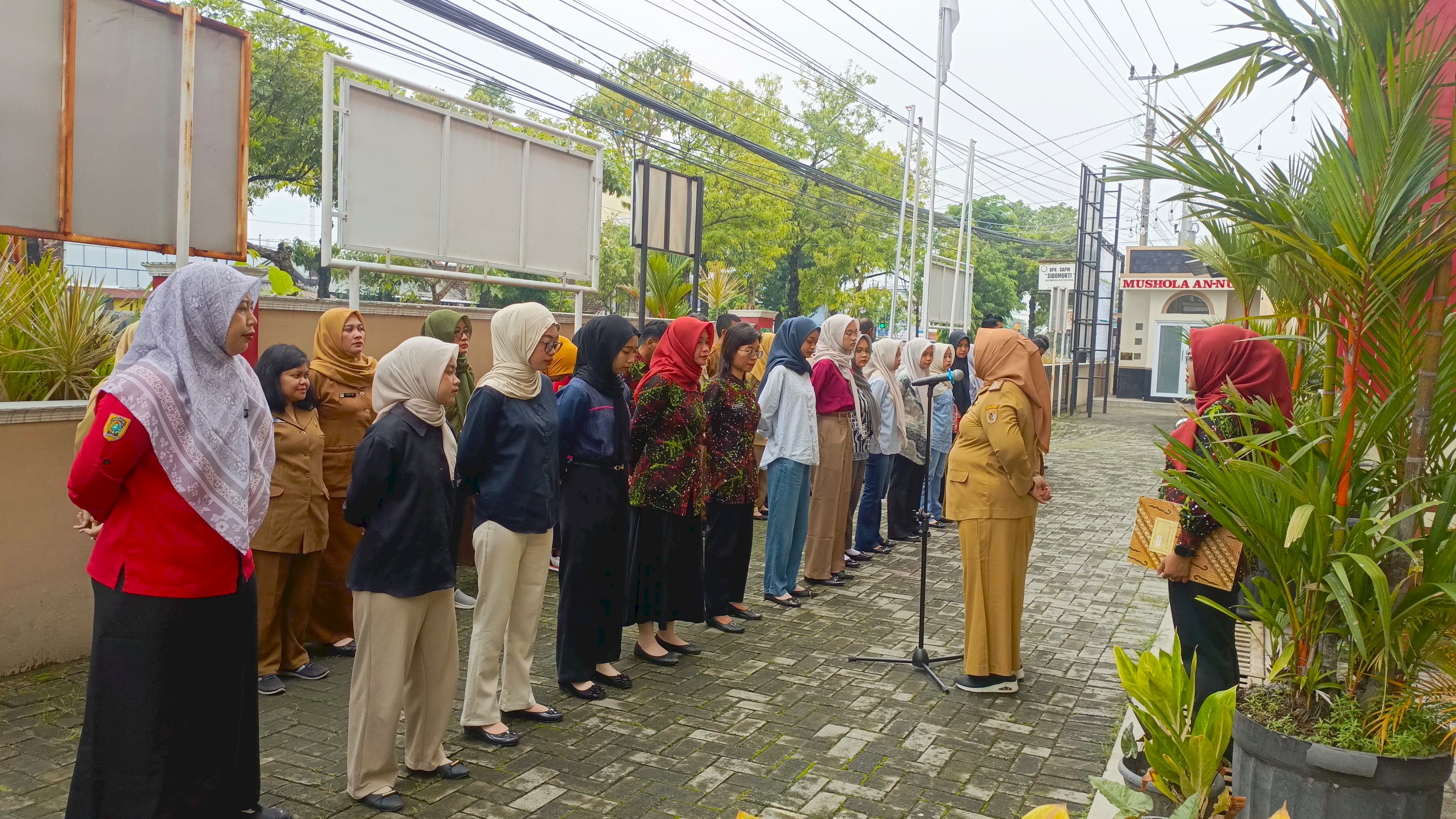 KESEL JUM APPEL PAGI KECAMATAN KLATEN UTARA SEBAGAI SARANA KOORDINASI DAN PENYAMPAIAN INFORMASI STRATEGIS