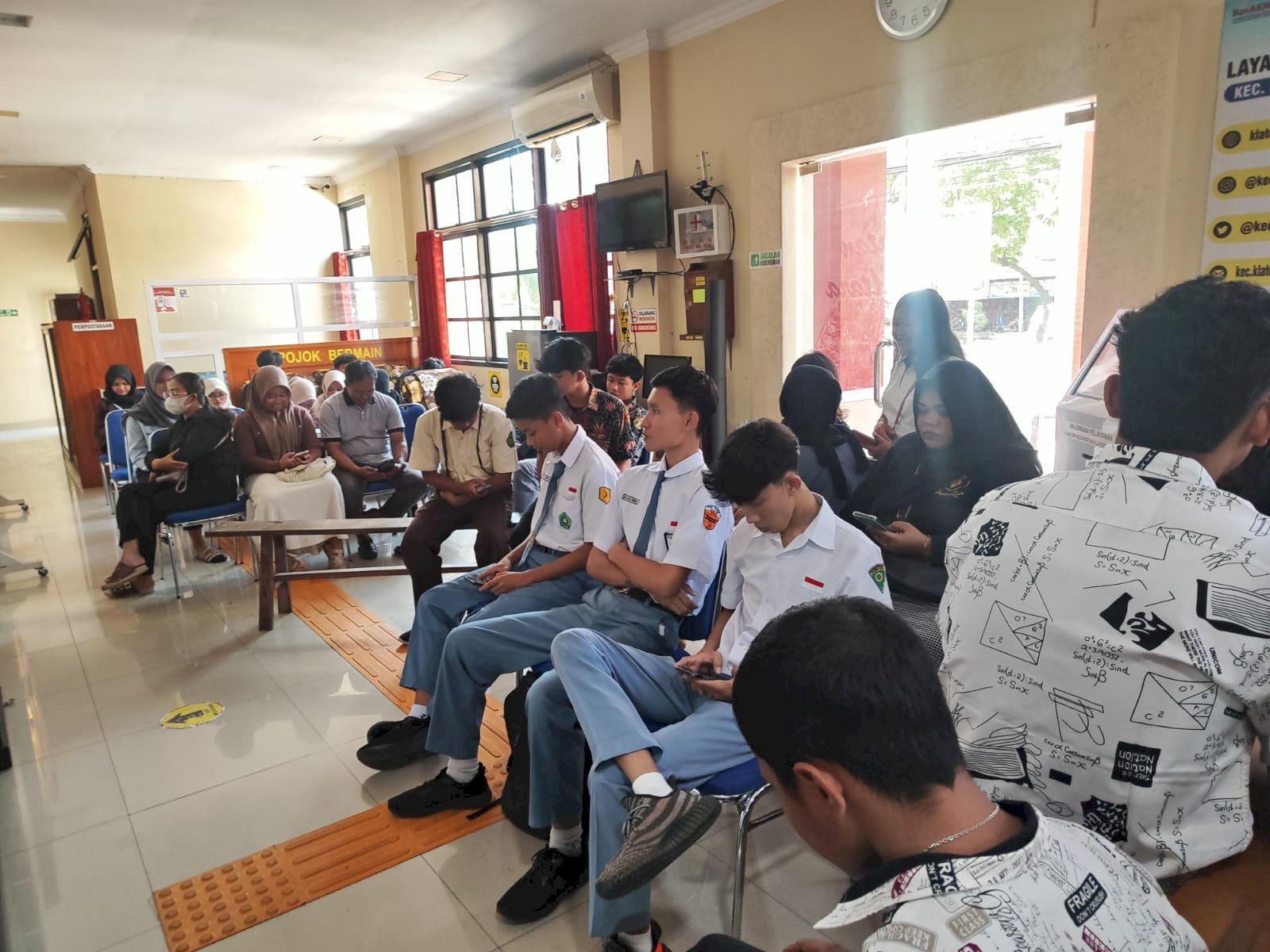 JEMPUT IDENTITAS SEJAK DINI, KECAMATAN KLATEN UTARA GELAR PEREKAMAN E-KTP SERENTAK BAGI PEMULA