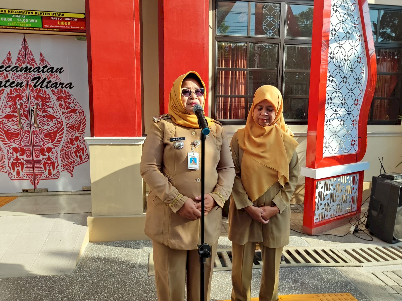 APEL PAGI KECAMATAN KLATEN UTARA: PERKUAT KEWASPADAAN, TINGKATKAN KEPEDULIAN, LEPAS DUA ASN MENUJU MASA PURNATUGAS